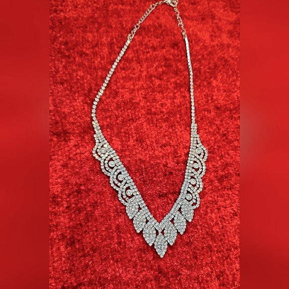 Jewelry necklace set - Picture 2 of 5